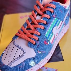 Good Shoes Chuck-Y Sia